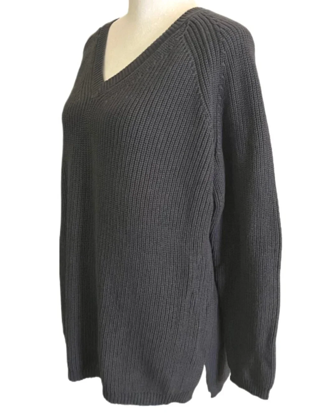 Michael Kors (MK) Metric Knits V-Neck Pullover Sweater Charcoal Gray Size L NWT